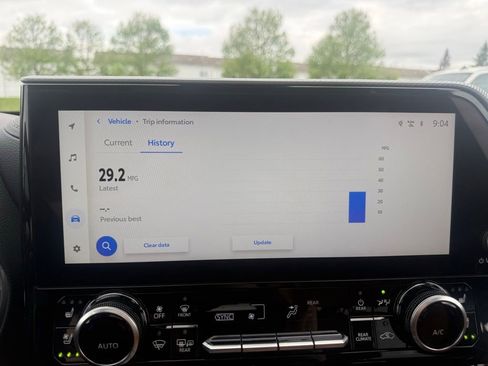 Used 2025 Toyota Highlander Platinum AWD/4WD image 22