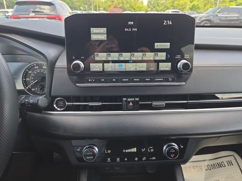 Used 2024 Mitsubishi Outlander SE FWD image 15