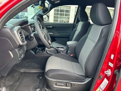 Used 2023 Toyota Tacoma TRD Off-Road image 18