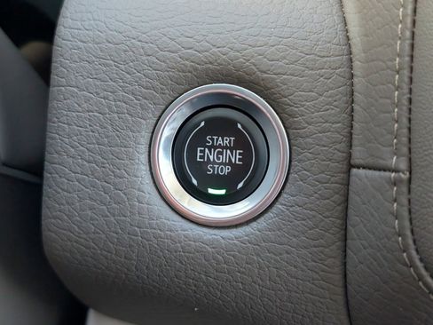 Used 2023 GMC Yukon Denali w/ Advanced Technology Package image 14