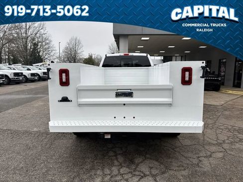 New 2026 Ford F450 XL w/ XL Chrome Package image 7