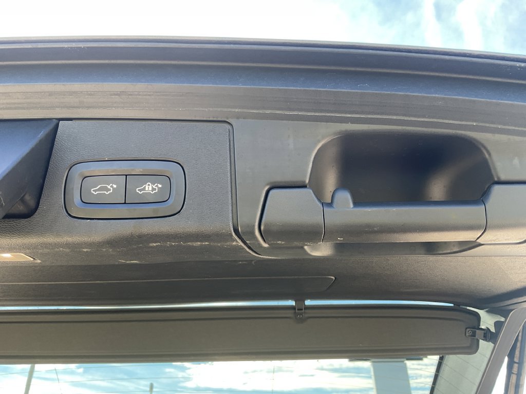 Used 2021 Volvo XC60 T5 Inscription FWD image 11