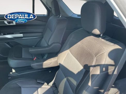 Used 2023 Ford Explorer XLT AWD/4WD image 17