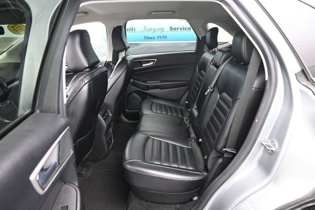 Used 2024 Ford Edge SEL AWD/4WD image 9