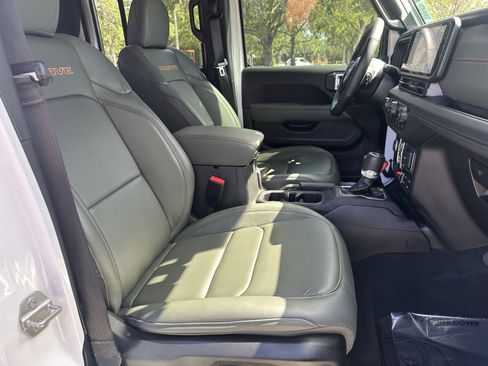 Used 2024 Jeep Gladiator Mojave image 44