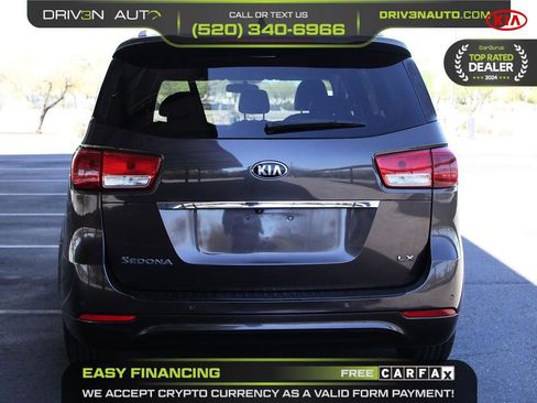 Used 2017 Kia Sedona LX w/ LX Essentials Premium Package image 6