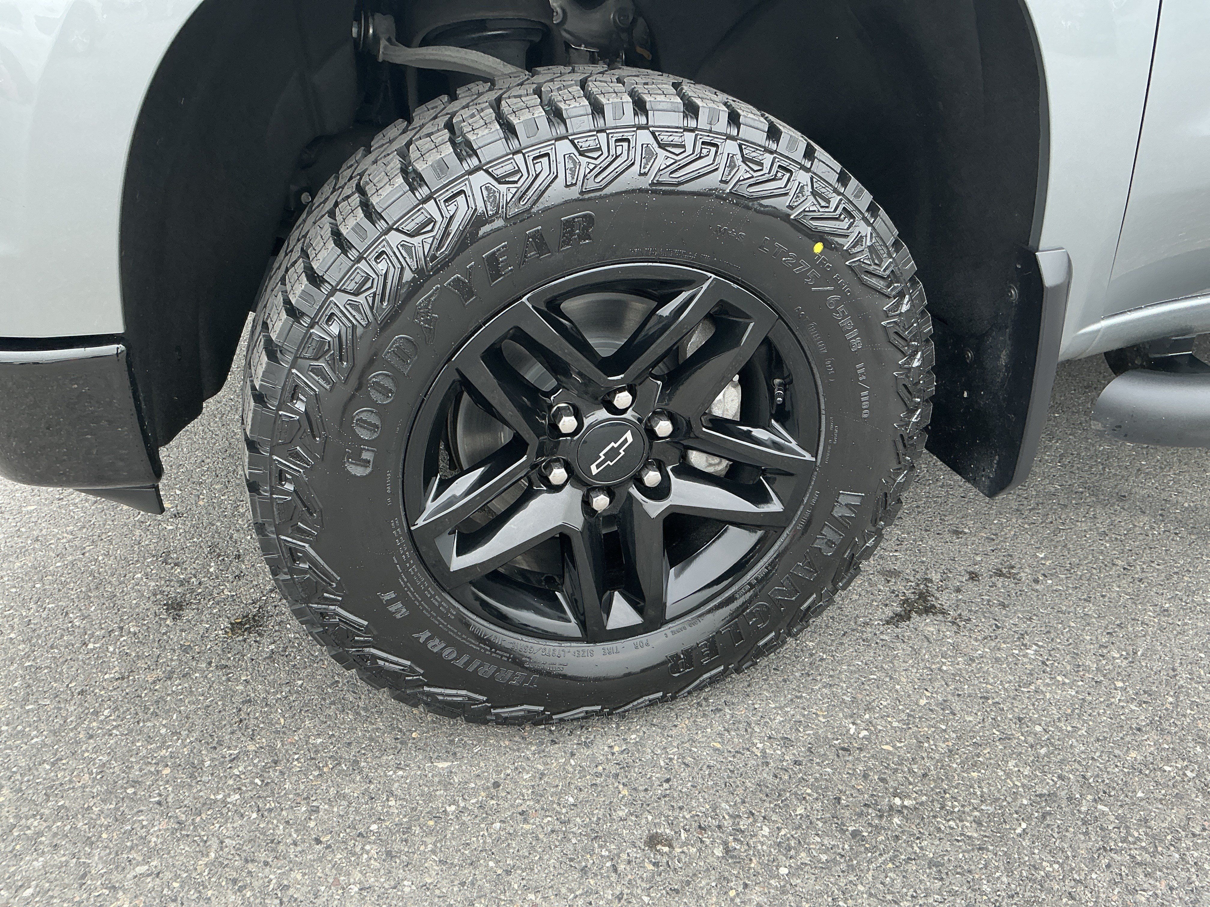 Used 2024 Chevrolet Silverado 1500 Custom Trail Boss w/ LPO, Dark Essentials Package AWD/4WD image 9