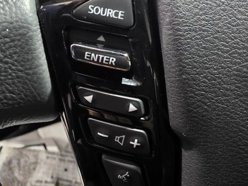 Used 2022 Nissan Frontier PRO-4X image 5