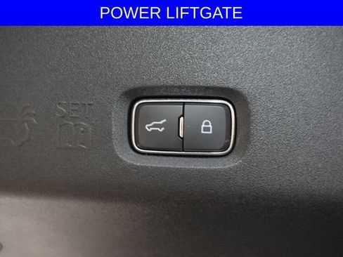 Used 2025 Ford Expedition Platinum w/ Platinum Ultimate Package AWD/4WD image 9