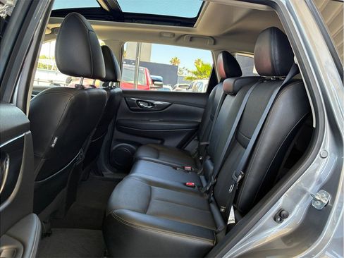 Used 2018 Nissan Rogue SL w/ Premium Package FWD image 21