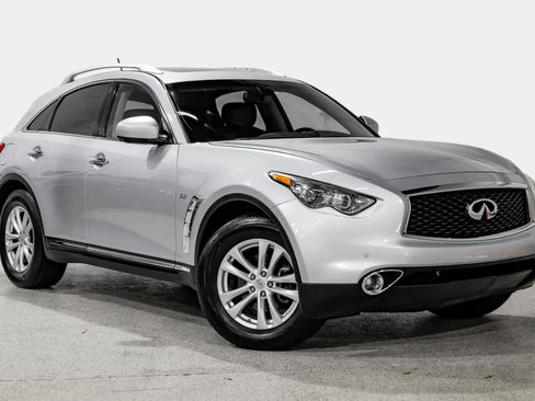 Used 2017 INFINITI QX70 AWD w/ Premium Package image 4