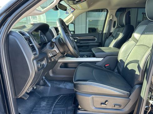 Used 2024 RAM 4500 Laramie image 18