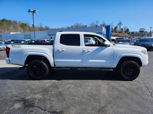 Used 2023 Toyota Tacoma SR AWD/4WD image 9