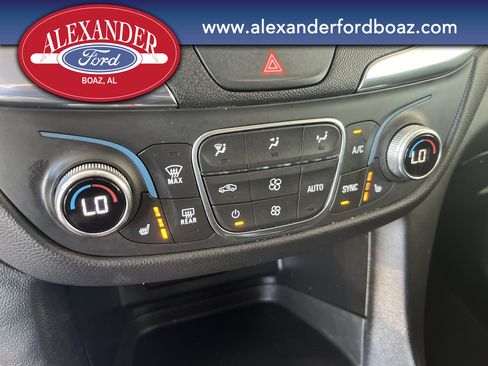 Used 2020 Chevrolet Equinox LT FWD image 25