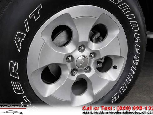 Used 2015 Jeep Wrangler Unlimited Sahara w/ Connectivity Group image 14