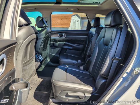 Used 2022 Kia Sorento SX image 10