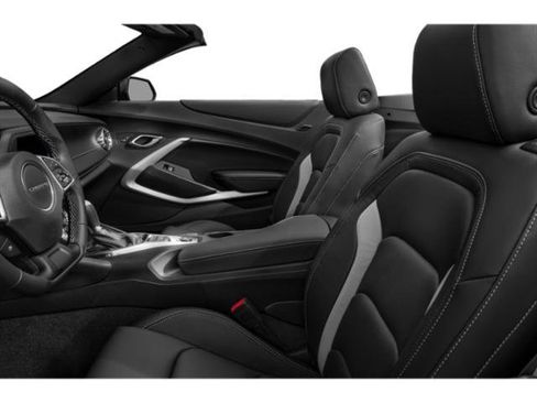 Used 2020 Chevrolet Camaro LT RWD image 12