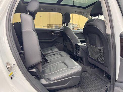 Used 2020 Audi Q7 2.0T Premium w/ Convenience Package image 21