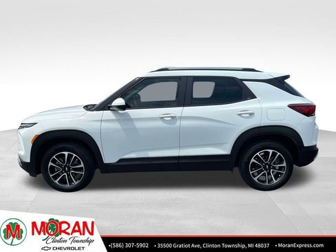 Certified 2024 Chevrolet TrailBlazer LT w/ Driver Confidence Package FWD image 3