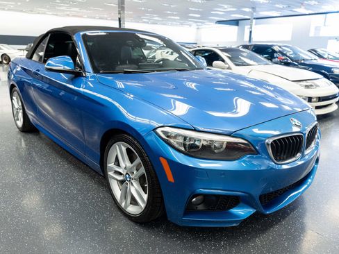 Used 2017 BMW 230i Convertible RWD image 3