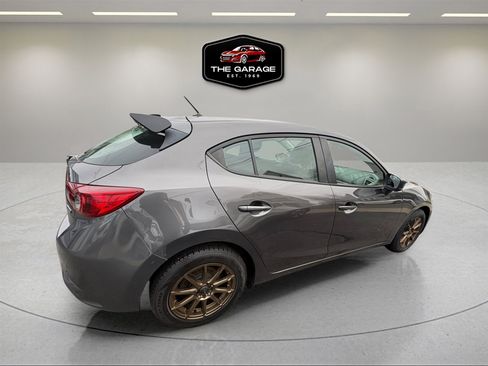 Used 2017 MAZDA MAZDA3 Sport image 8