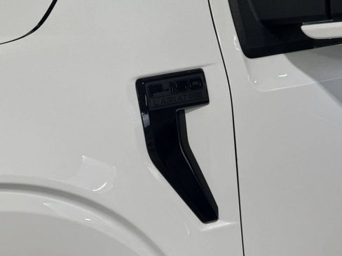 Used 2022 Ford F150 Lariat w/ Equipment Group 502A High AWD/4WD image 10