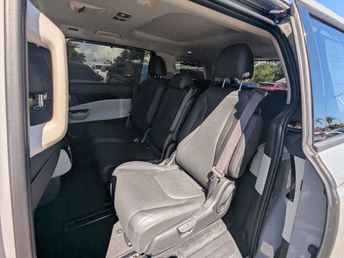 Certified 2024 Kia Carnival SX Prestige FWD image 14