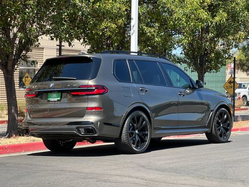 Used 2023 BMW X7 xDrive40i w/ M Sport Package AWD/4WD image 6