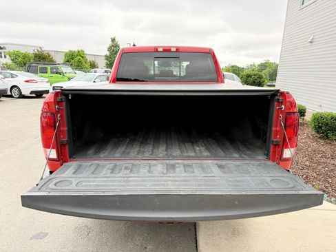 Used 2018 RAM 1500 SLT AWD/4WD image 45