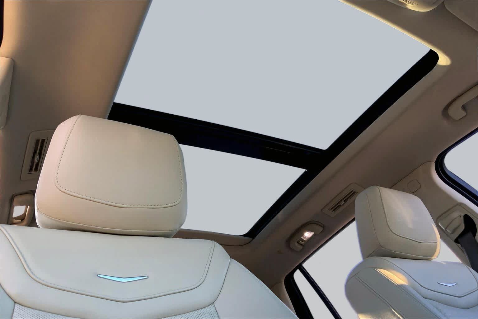 Used 2023 Cadillac XT6 Premium Luxury w/ Technology Package FWD image 13