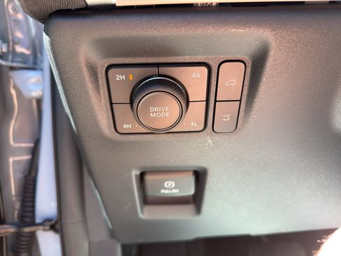 Certified 2025 Ford Expedition Active AWD/4WD image 26