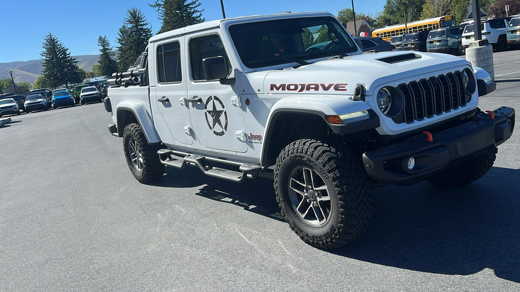 Used 2026 Jeep Gladiator Mojave AWD/4WD image 3