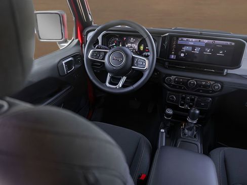 Used 2025 Jeep Wrangler Unlimited Sahara AWD/4WD image 25