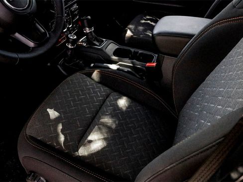 New 2025 Jeep Gladiator Mojave w/ Safety Group image 10