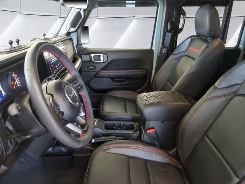 Used 2024 Jeep Wrangler Unlimited Rubicon AWD/4WD image 7