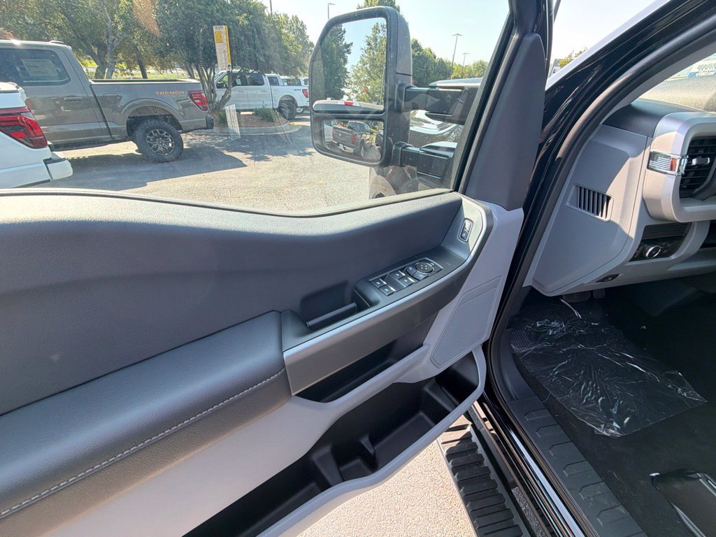 New 2026 Ford F250 XL w/ STX Appearance Package AWD/4WD image 9
