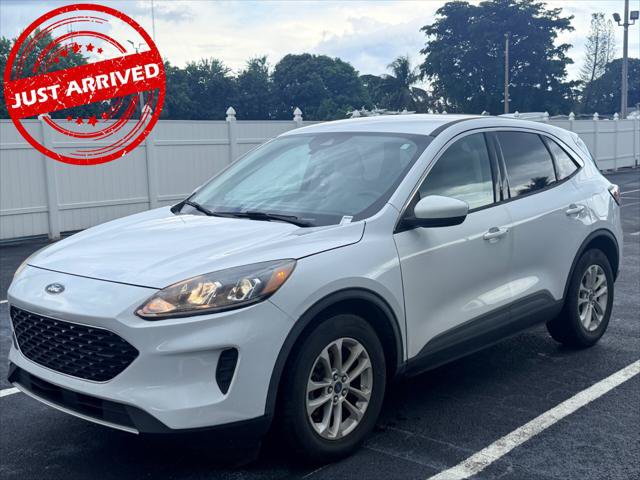 Used 2020 Ford Escape SE FWD image 1