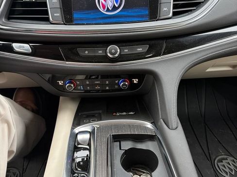 Used 2022 Buick Enclave Avenir w/ Avenir Technology Package AWD/4WD image 7
