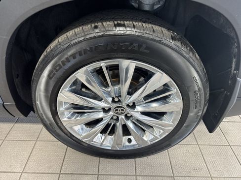 Used 2024 Toyota Grand Highlander Platinum image 11