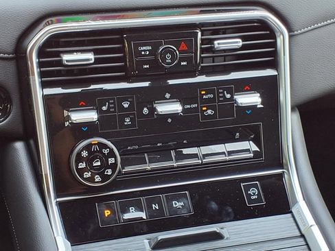 New 2025 Nissan Armada SL w/ Captain's Chari Seat Package image 19