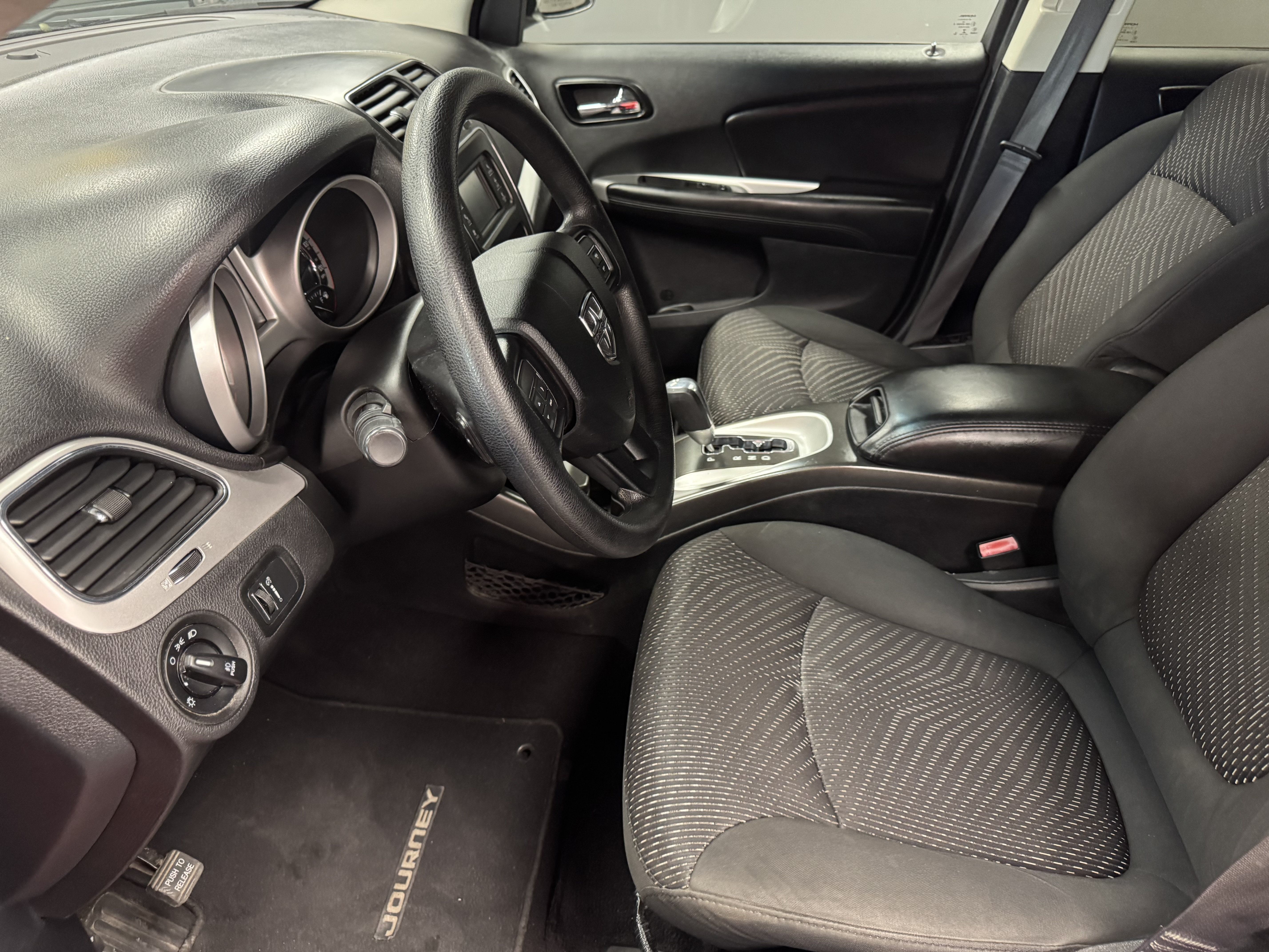 Used 2015 Dodge Journey SXT w/ Flexible Seating Group FWD image 8