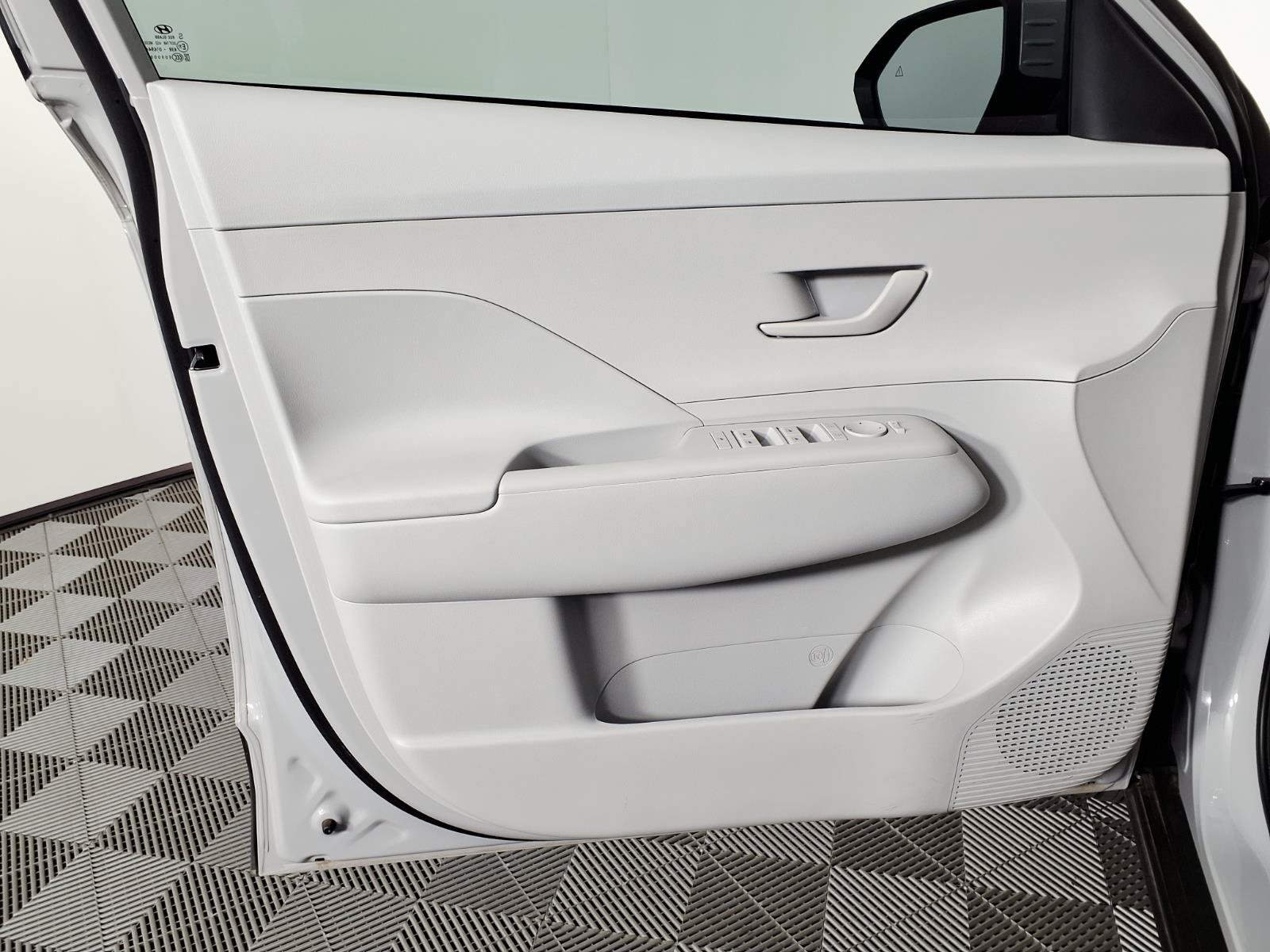 Certified 2026 Hyundai Kona SE FWD image 16