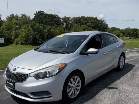 Used 2015 Kia Forte LX w/ Popular Package FWD image 2