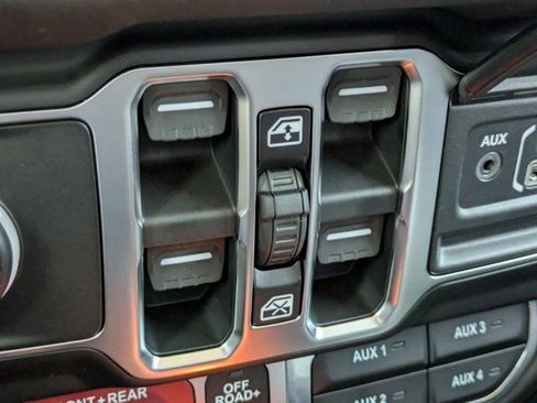 New 2026 Jeep Wrangler Unlimited Rubicon AWD/4WD image 19