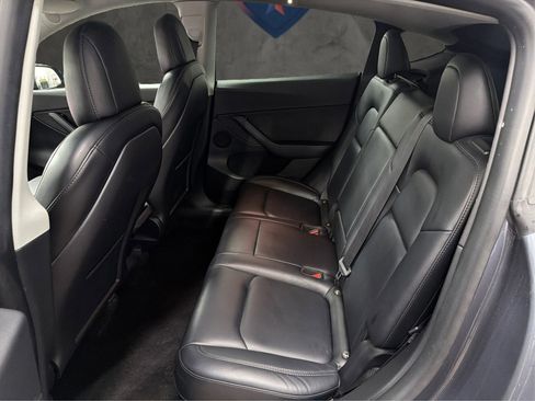 Used 2022 Tesla Model Y Performance image 33