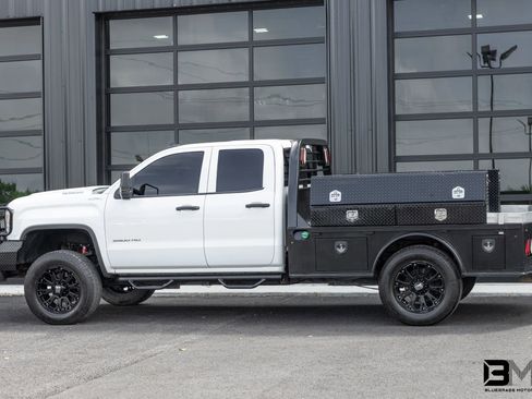 Used 2017 GMC Sierra 2500 4x4 Double Cab w/ Sierra Convenience Package image 5