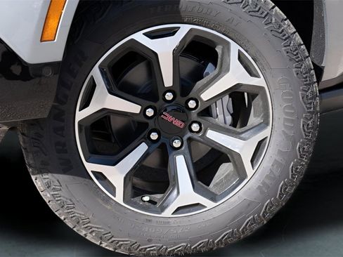 New 2026 GMC Yukon AT4 image 2