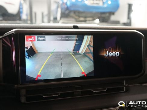 Used 2026 Jeep Wrangler Unlimited Rubicon AWD/4WD image 28