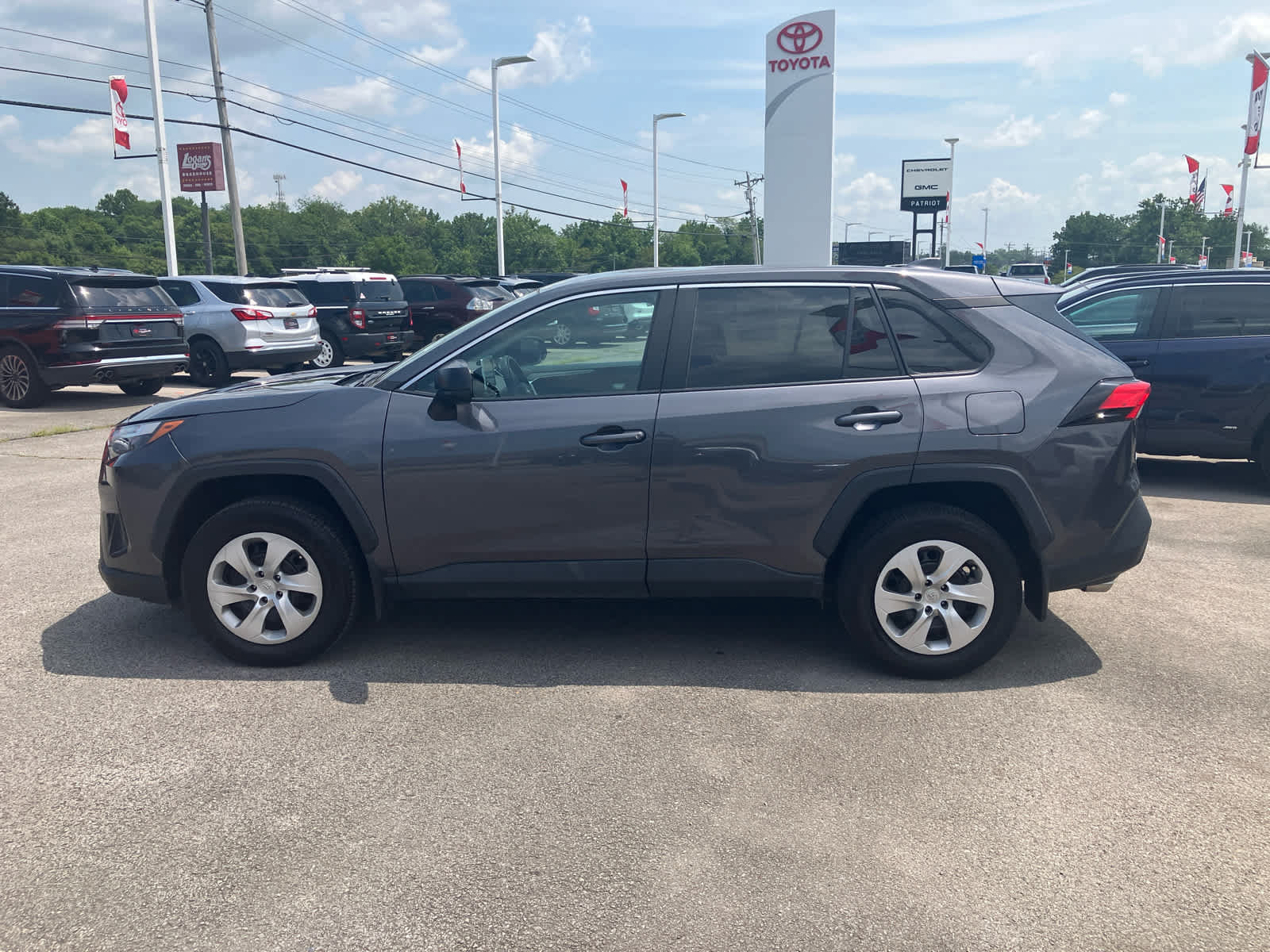 Certified 2023 Toyota RAV4 LE AWD/4WD image 6