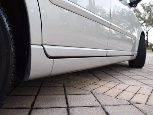 Used 2011 Volvo V50 T5 image 36